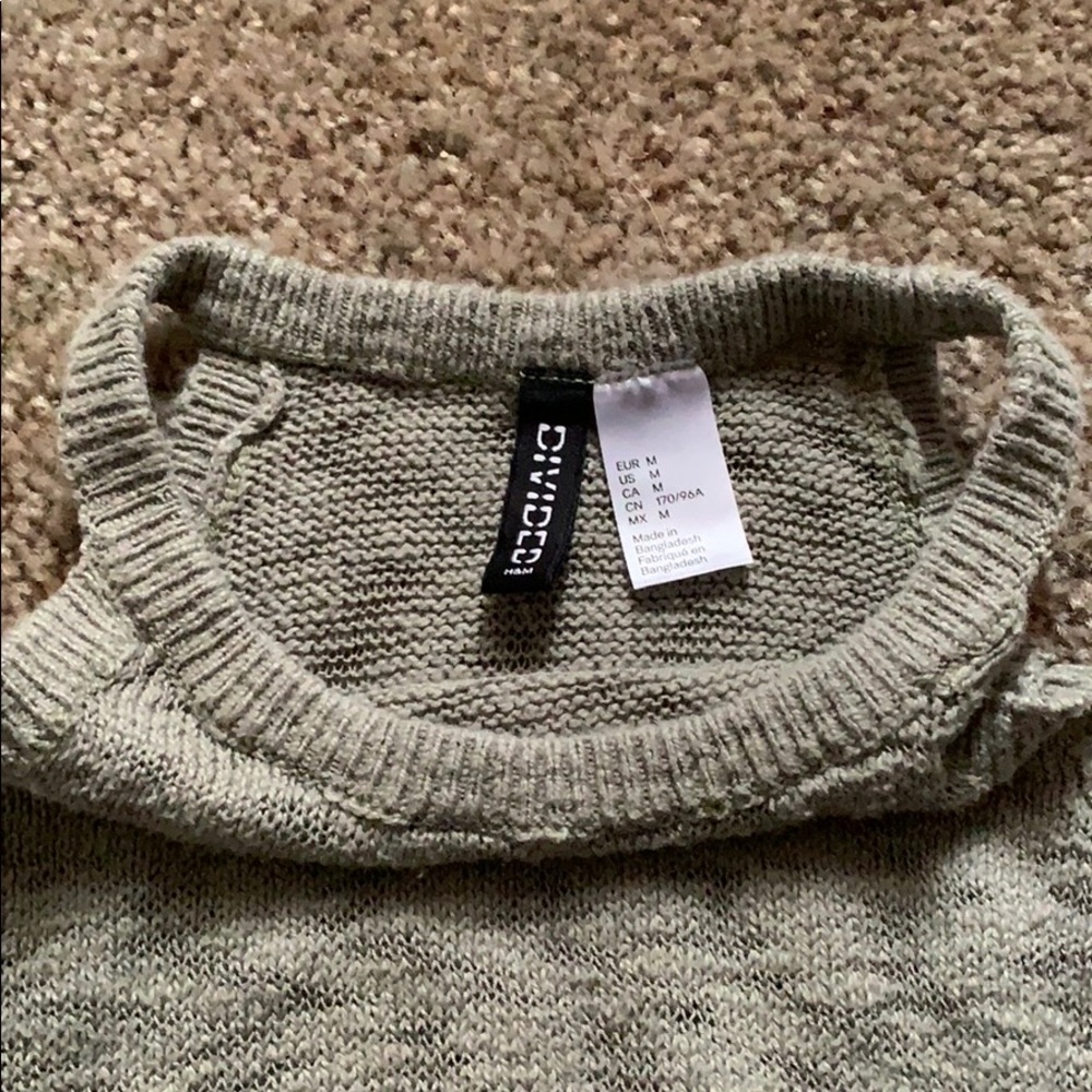 Halter top - Picture 3 of 3